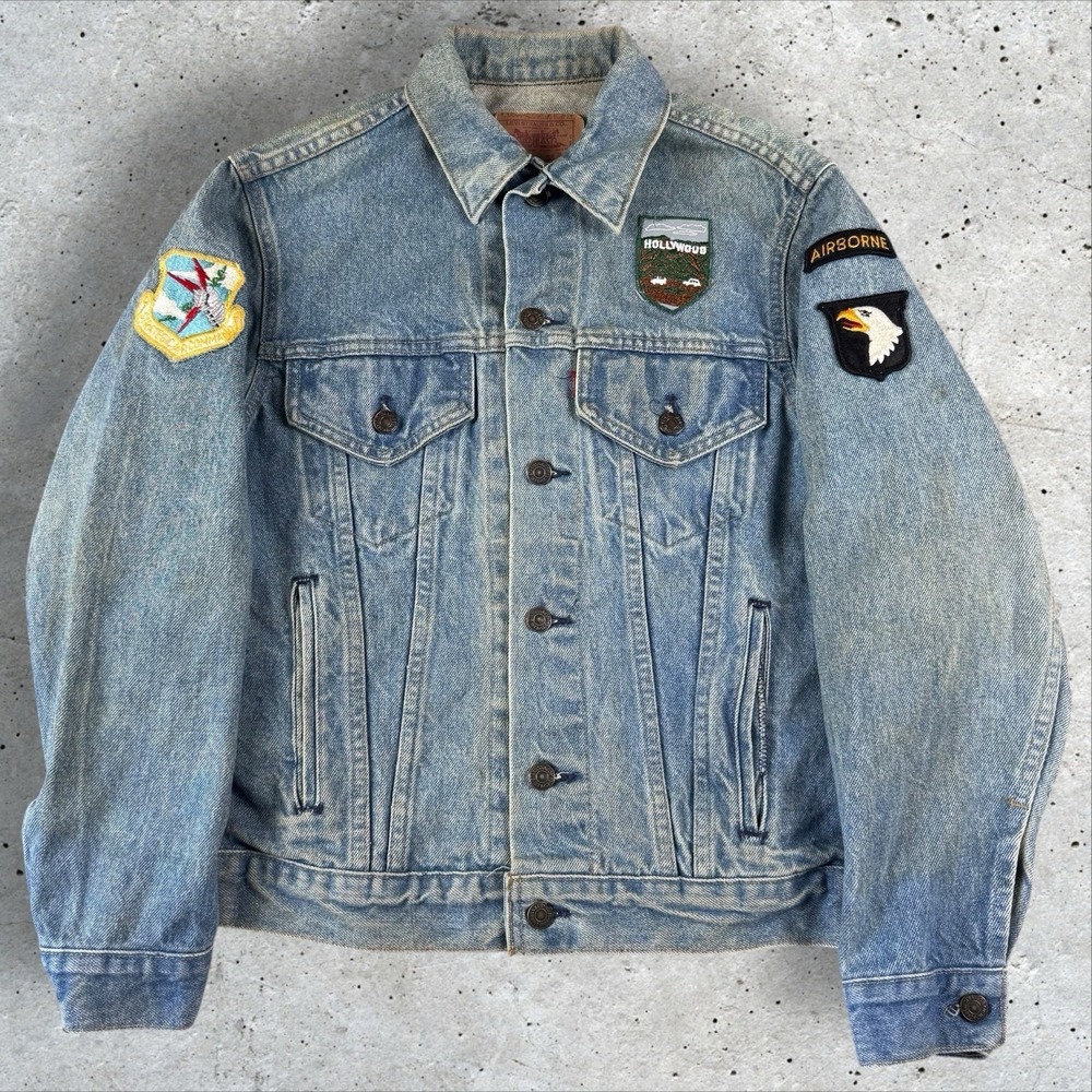 Vintage 80s Levi's Type III 70506-0214 Denim Trucker Jacket 36R Patches Military